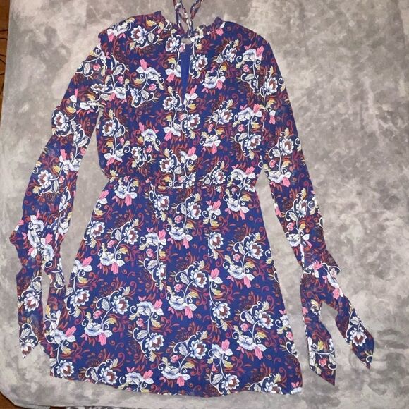 WAYF Floral Print w/ Eyelet Back Tie at Neck Dress - Picture 6 of 9